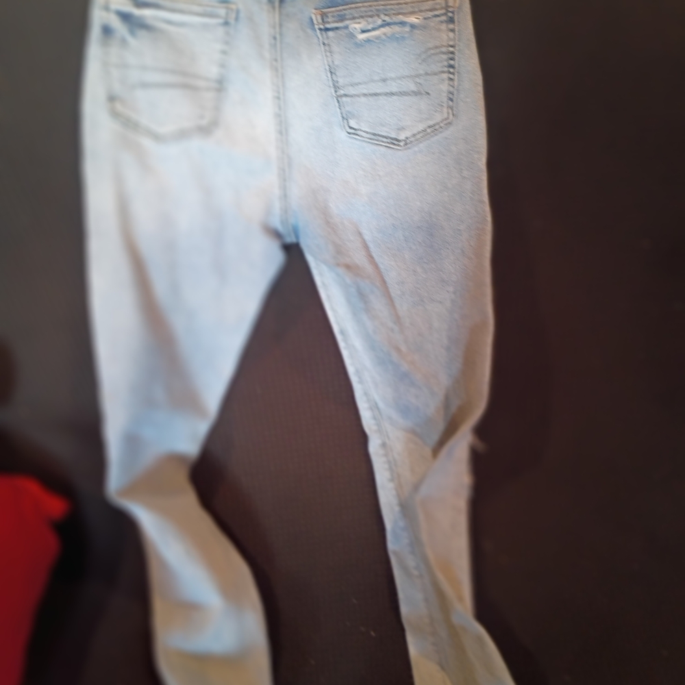 American Eagle Outfitters Light Blue Distressed Boyfriend Jeans - Picture 4 of 5